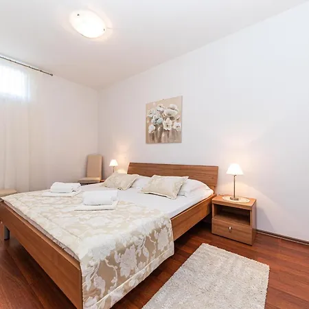 Rajcic * Rogoznica (Sibenik-Knin)